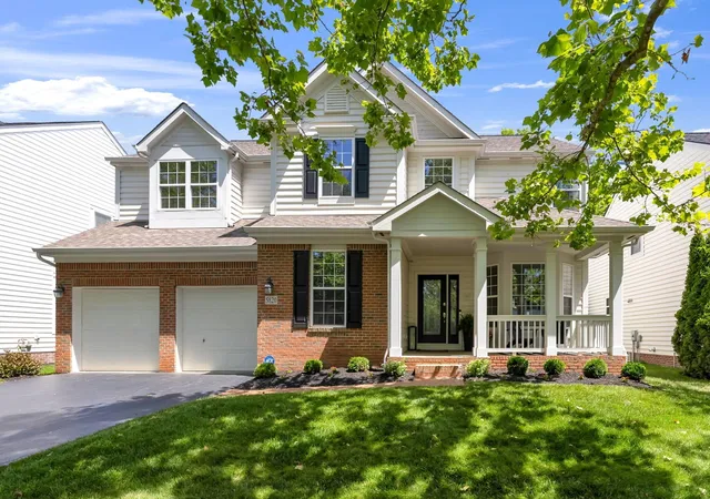Homes for sale in New Albany, OH | 5820 Triplett Sq, New Albany, OH 43054 | MLS# 226021958