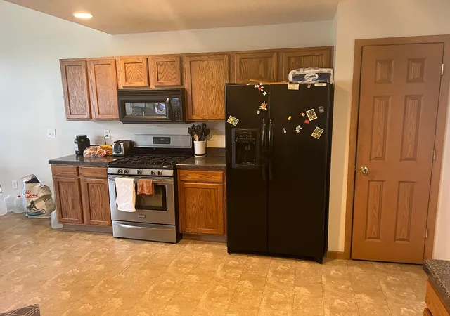 Photo 3 of Sale Pending at 2825 Gablewood Dr, Columbus, OH 43219 | MLS# 223014964 | Listing updated on 2026-10-04