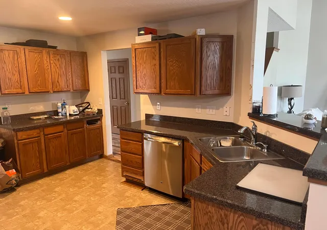 Photo 4 of Sale Pending at 2825 Gablewood Dr, Columbus, OH 43219 | MLS# 223014964 | Listing updated on 2026-10-04