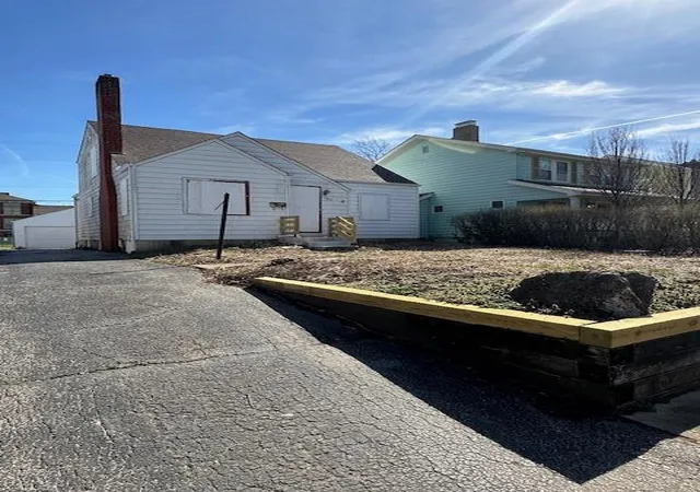 Photo 2 of Single family home for sale at 162 S Roys Ave, Columbus, OH 43204 | MLS# 224009171 | Listing updated on 2026-10-07