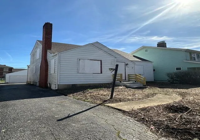 Photo 4 of Single family home for sale at 162 S Roys Ave, Columbus, OH 43204 | MLS# 224009171 | Listing updated on 2026-10-07
