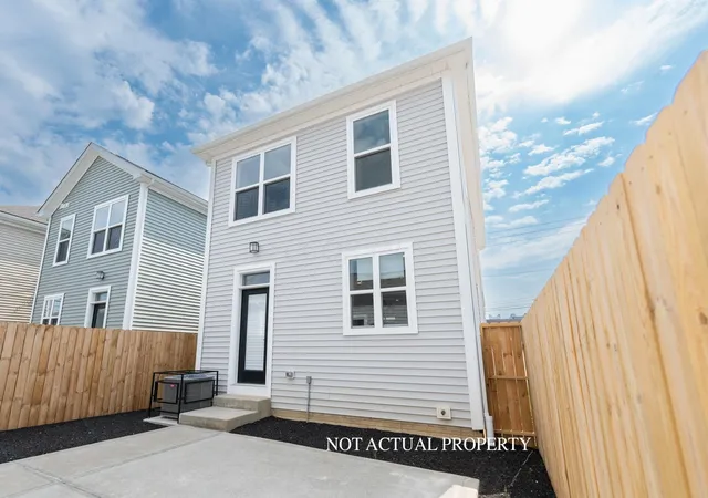 Homes for sale in Columbus, OH | 49 S Hartford Ave, Columbus, OH 43222 | MLS# 224022089