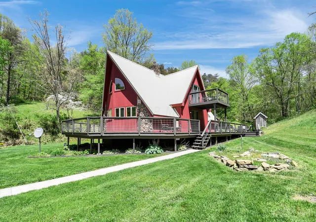 Photo 1 of Single family home for sale at 35041 Hunter Rd, Logan, OH 43138 | MLS# 224024622 | Listing updated on 2026-07-29