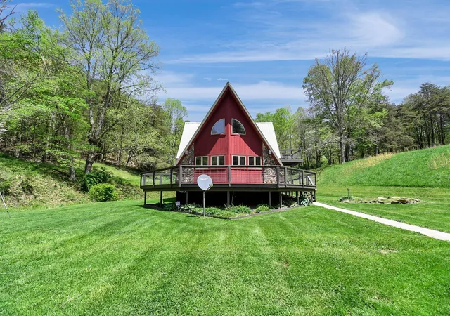 Photo 3 of Single family home for sale at 35041 Hunter Rd, Logan, OH 43138 | MLS# 224024622 | Listing updated on 2026-07-29