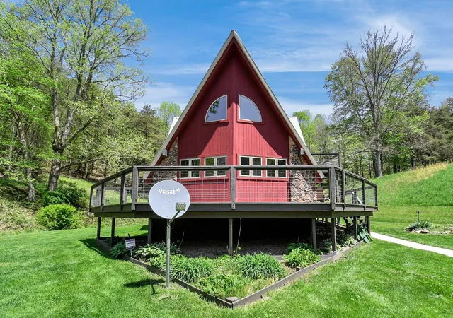 Photo 4 of Single family home for sale at 35041 Hunter Rd, Logan, OH 43138 | MLS# 224024622 | Listing updated on 2026-07-29