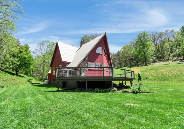 Photo 5 of Single family home for sale at 35041 Hunter Rd, Logan, OH 43138 | MLS# 224024622 | Listing updated on 2026-07-29
