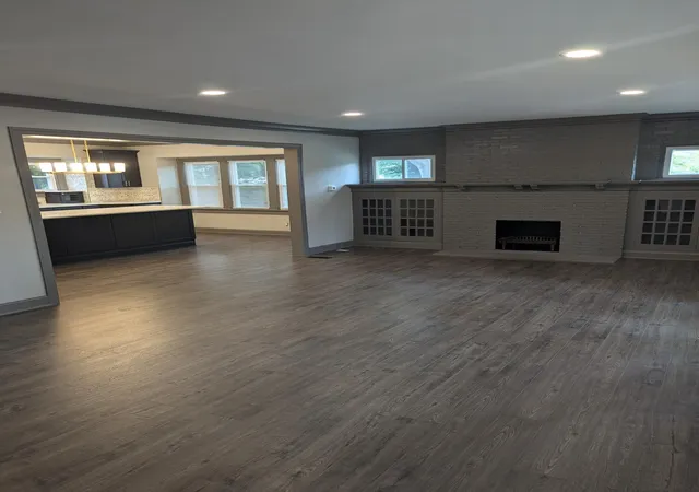 Photo 3 of Single family home for sale at 918 S Ohio Ave, Columbus, OH 43206 | MLS# 224030020 | Listing updated on 2026-07-29