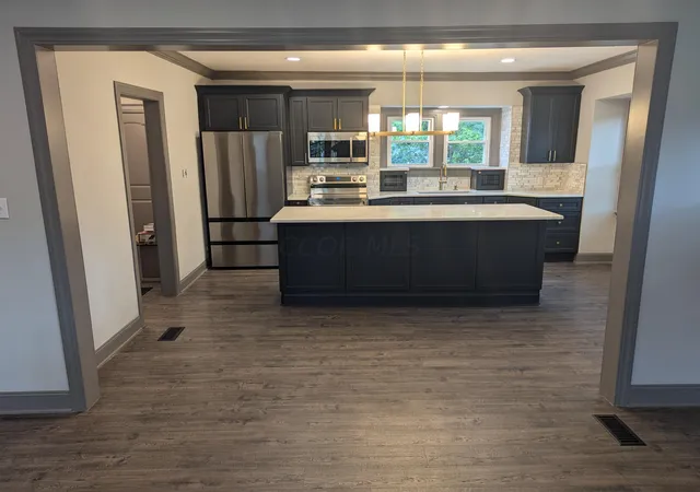 Photo 3 of Single family home for sale at 918 S Ohio Ave, Columbus, OH 43206 | MLS# 224030020 | Listing updated on 2026-07-29