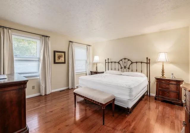 Photo 4 of Sale Pending at 6278 Geyer Dr, Columbus, OH 43228 | MLS# 224036192 | Listing updated on 2025-03-27