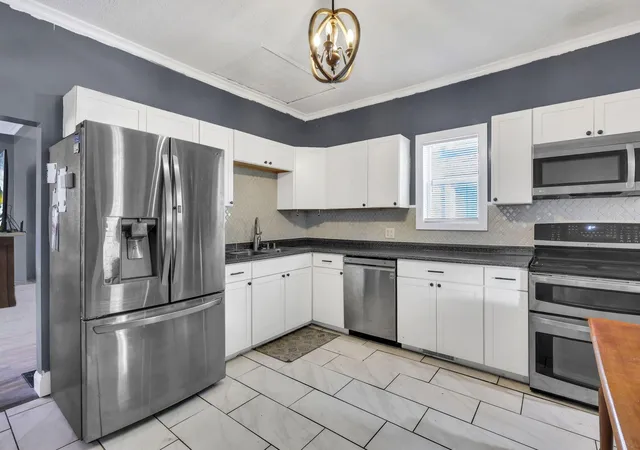 Photo 3 of Single family home for sale at 412 Garfield Ave, Lancaster, OH 43130 | MLS# 226030165 | Listing updated on 2026-09-26