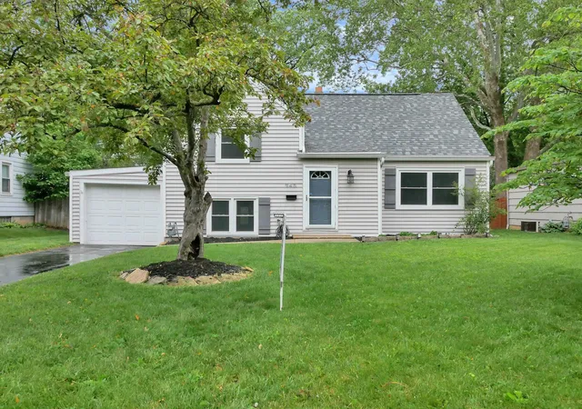 Photo 2 of Single family home for sale at 945 Francis Ave, Columbus, OH 43209 | MLS# 225017755 | Listing updated on 2026-08-25