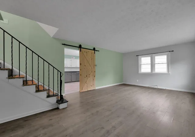 Photo 4 of Single family home for sale at 945 Francis Ave, Columbus, OH 43209 | MLS# 225017755 | Listing updated on 2026-08-25