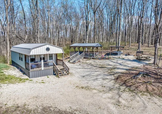 Homes for sale in South Bloomingville, OH | 58393 North Branch Rd, South Bloomingville, OH 43152 | MLS# 225019291