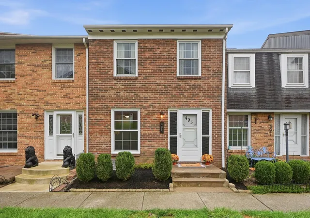 Condo for sale at 495 Clairbrook Ave #JG5, Columbus, OH 43228 | MLS# 226039621