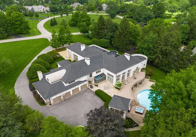 1st image of 8565 Dunsinane Dr, Dublin, OH 43017 | MLS# 225028857