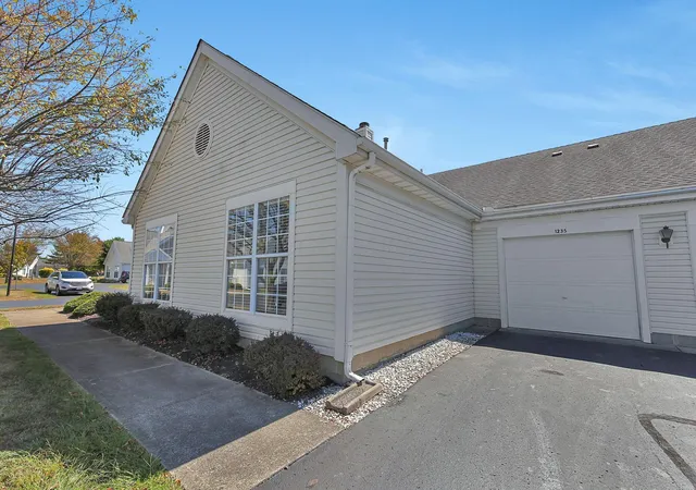 Homes for sale in Circleville, OH | 1235 Dunhurst Street, Circleville, OH 43113 | Houzeo