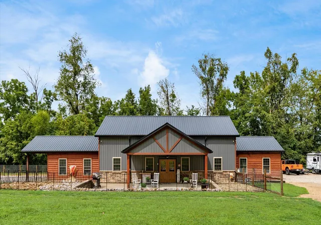 Homes for sale in Frazeysburg, OH | 4797 Narrows Rd, Frazeysburg, OH 43822 | MLS# 225034092