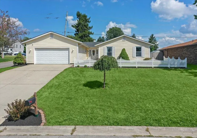 Photo 1 of Single family home for sale at 101 S Heather Hl Dr, Bellefontaine, OH 43311 | MLS# 225035731 | Listing updated on 2026-09-04