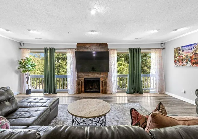 3rd image of 1214 Lake Shore Dr, Columbus, OH 43204