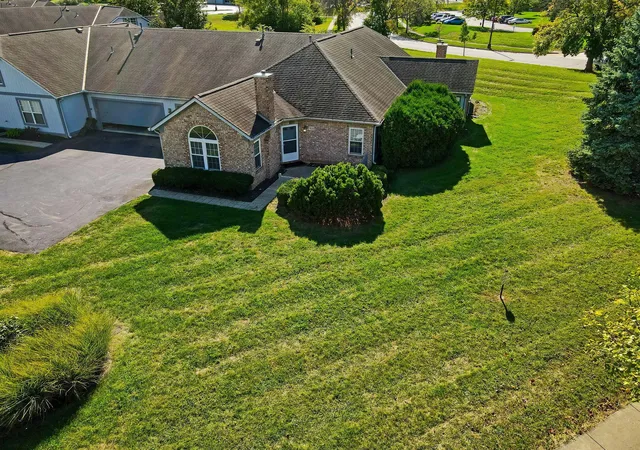 Homes for sale in Hilliard, OH | 3820 Falls Circle Dr, Hilliard, OH 43026 | MLS# 225038116