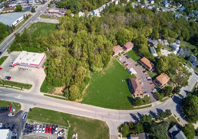 2nd image of 2210 October Ridge Dr, Columbus, OH 43223 | MLS# 225038272