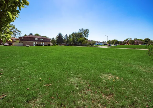 5th image of 2210 October Ridge Dr, Columbus, OH 43223 | MLS# 225038272
