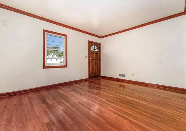 Photo 3 of Single family home for sale at 3056 Medina Ave, Columbus, OH 43224 | MLS# 225038506 | Listing updated on 2026-08-04