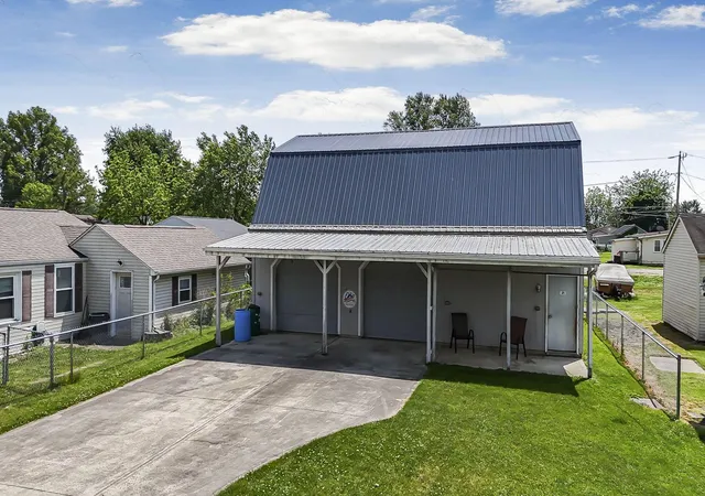 Homes for sale in Buckeye Lake, OH | 11007 Hebron Rd, Buckeye Lake, OH 43008 | MLS# 225040062