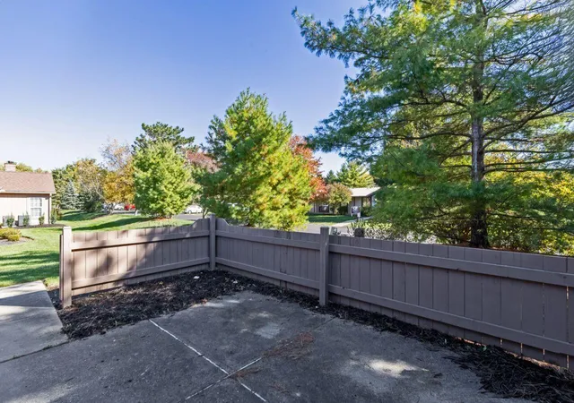 5th image of 2481 Timbers Edge Ln, Columbus, OH 43235