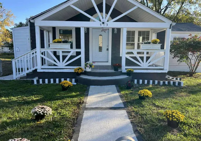 Photo 2 of Single family home for sale at 503 Ashwood Rd, Columbus, OH 43207 | MLS# 225040984 | Listing updated on 2026-07-28
