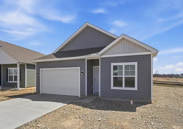 Homes for sale in Bellefontaine, OH | 962 Sherwood Loop, Bellefontaine, OH 43311 | MLS# 225041676