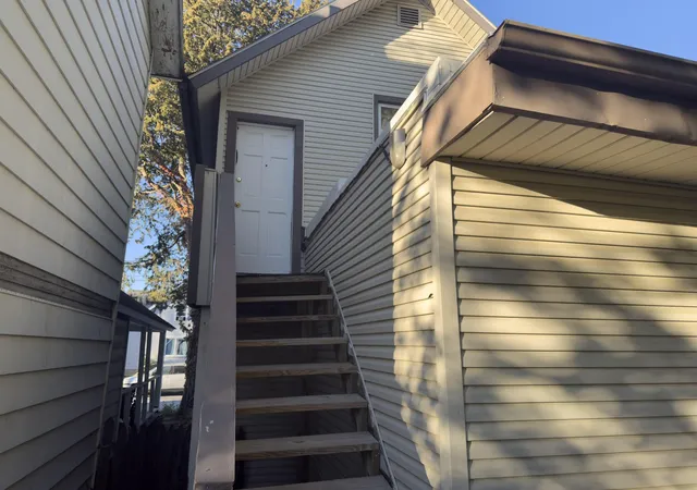 Listing Photo 2 - Condo for sale in building located at 229 W Columbia St, Marion, OH 43302 - Unit #