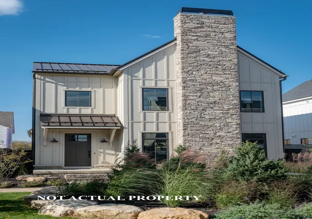 3rd image of 2845 Katmai Dr, Columbus, OH 43228 | MLS# 225042186