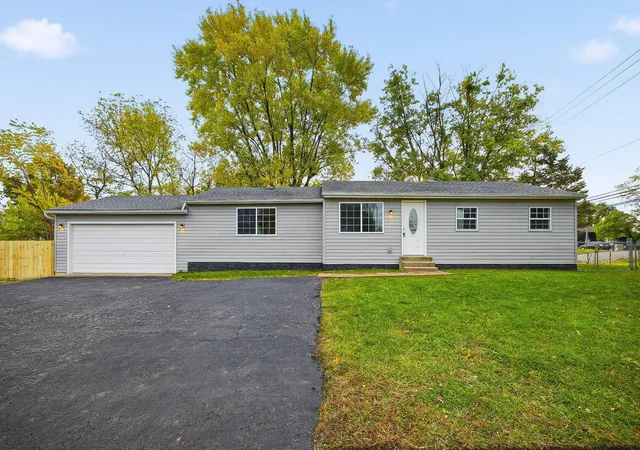 Photo 2 of Sale Pending at 1830 Winding Hollow Dr, Columbus, OH 43223 | MLS# 225042271 | Listing updated on 2026-01-12