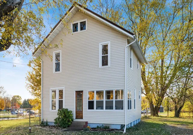 1st image of 1953 Horns Hill Rd Ne, Newark, OH 43055 | MLS# 225042599