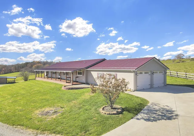 Photo 3 of Single family home for sale at 38482 Scout Rd, Logan, OH 43138 | MLS# 225042803 | Listing updated on 2026-07-29