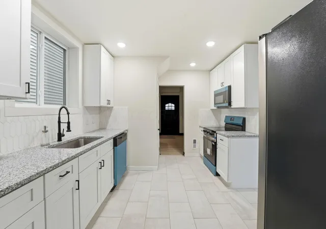 Photo 3 of Single family home for sale at 798 E Mithoff St, Columbus, OH 43206 | MLS# 225043261 | Listing updated on 2026-09-11