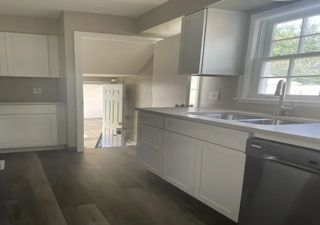 4th image of 2416 E Livingston Ave, Columbus, OH 43209 | MLS# 226017457