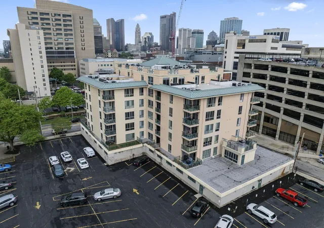 Homes for sale in Columbus, OH | 196 S Grant Avenue, Columbus, OH 43215 | Houzeo