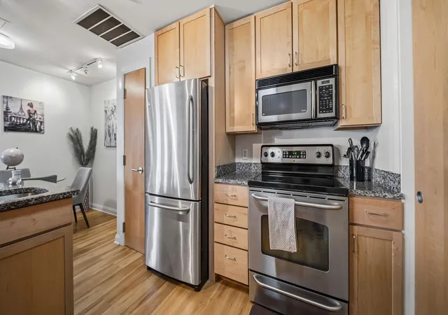 3rd image of 196 S Grant Ave #607, Columbus, OH 43215 | MLS# 225043665