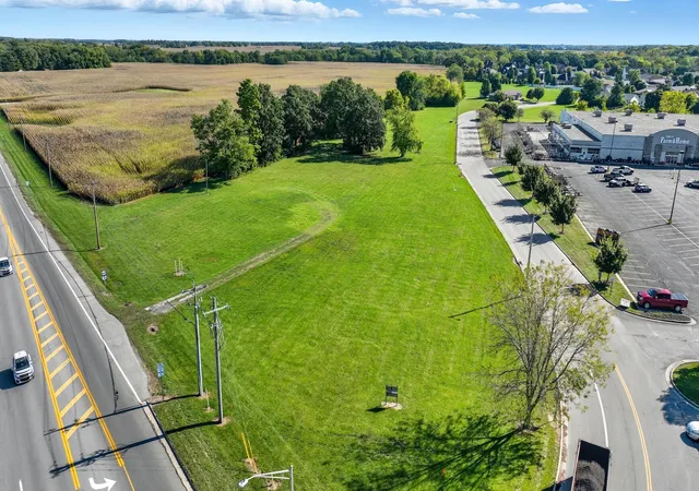 1st image of 2132 Columbus Ave, Washington Court House, OH 43160 | MLS# 225043895