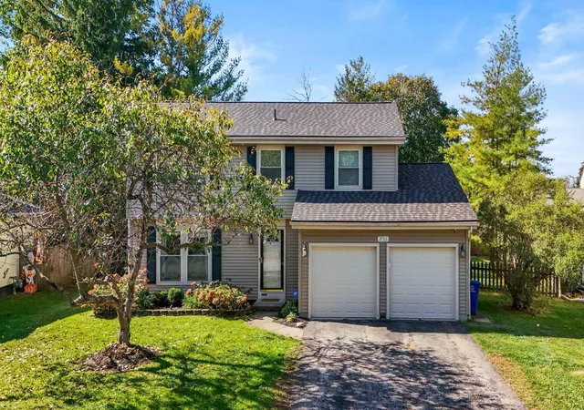 Single family home for sale at 3715 Bushmill Fls Dr, Columbus, OH 43221 | MLS# 226040791