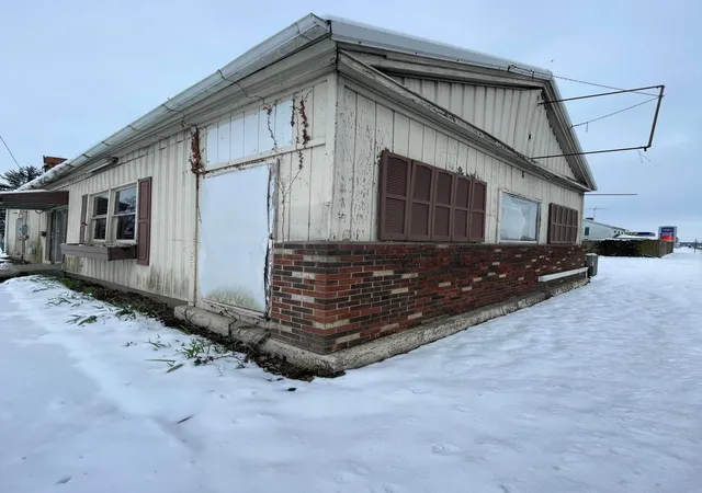 Photo 1 of Sale Pending at 5002 S Walnut St, South Bloomfield, OH 43103 | MLS# 225044886 | Listing updated on 2026-09-04