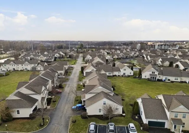 2nd image of 1656 Nature Dr, Grove City, OH 43123