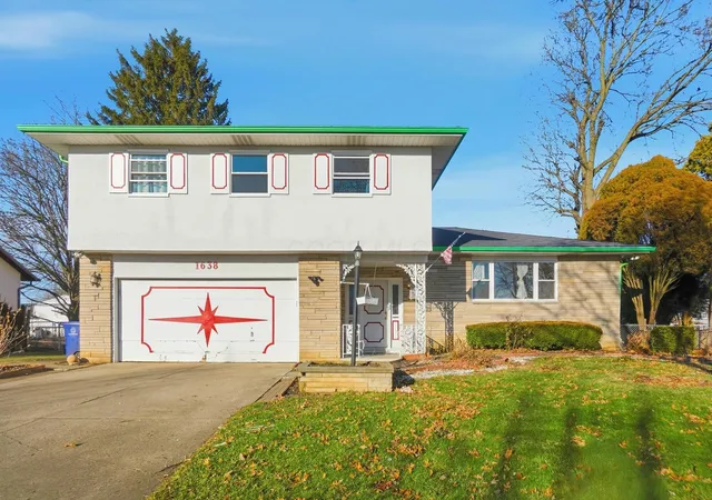 Photo 1 of Single family home for sale at 1638 Arrowood Lp N, Columbus, OH 43229 | MLS# 225046255 | Listing updated on 2026-09-13