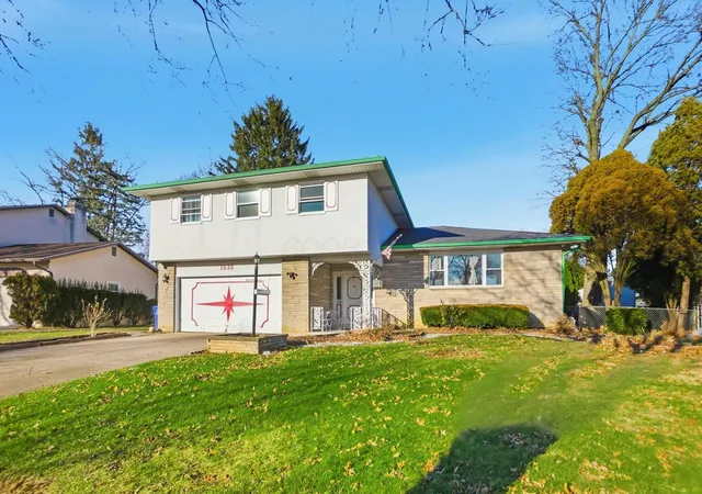 Photo 3 of Single family home for sale at 1638 Arrowood Lp N, Columbus, OH 43229 | MLS# 225046255 | Listing updated on 2026-09-13