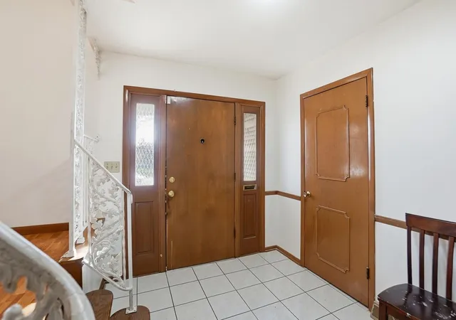Photo 4 of Single family home for sale at 1638 Arrowood Lp N, Columbus, OH 43229 | MLS# 225046255 | Listing updated on 2026-09-13