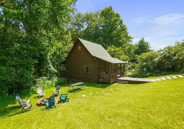 Photo 4 of Single family home for sale at 17260 Krinn Unger Keck Rd, Logan, OH 43138 | MLS# 225046104 | Listing updated on 2026-08-27
