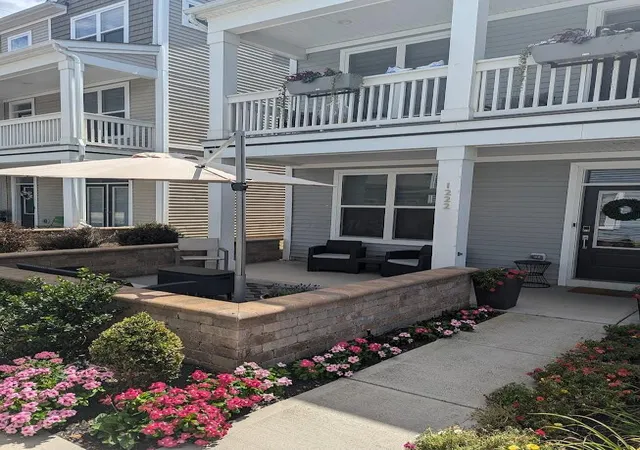 Homes for sale in Columbus, OH | 1222 N Grant Ave #H, Columbus, OH 43201 | MLS# 226000515