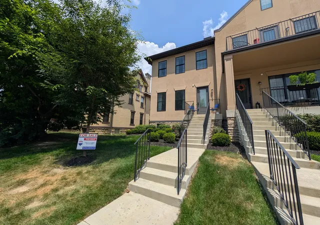 Photo 3 of Condo for sale at 1068 Bryden Rd #I, Columbus, OH 43205 | MLS# 226002276 | Listing updated on 2026-09-05